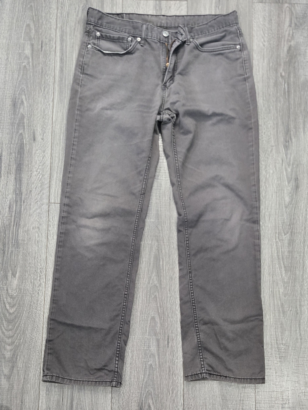 Levi’s 514 Men’s Slim Straight Jeans Gray Charcoal W34 L32.